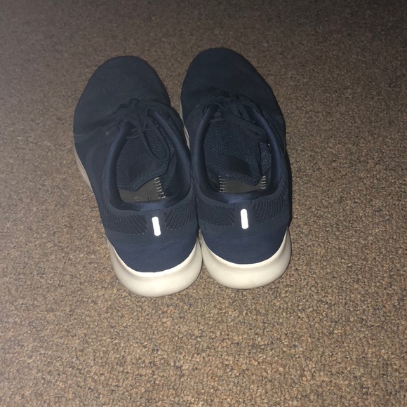 Nike free shoes! - Picture 3 of 8